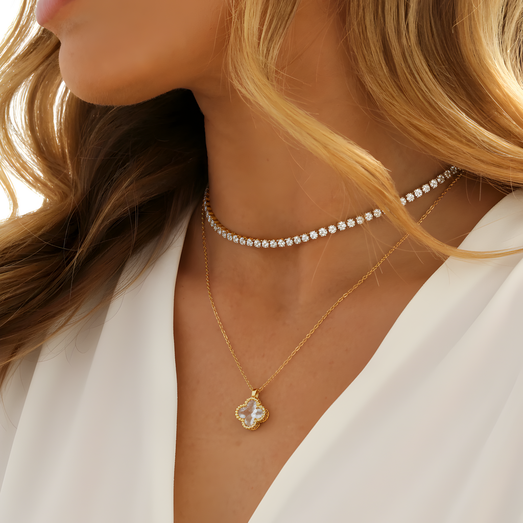 Lucent Charm Kette | Vergoldete Edelstahl Halskette mit Kleeblatt Anhänger